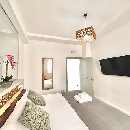 Unique House - Private Spa&pool -stayinseville Сasa de vacaciones Sevilla