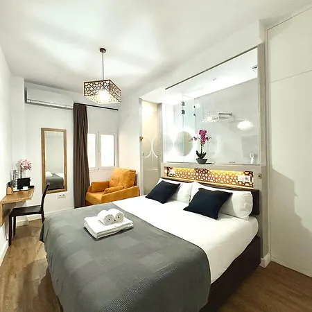 Unique House - Private Spa&pool -stayinseville Сasa de vacaciones
