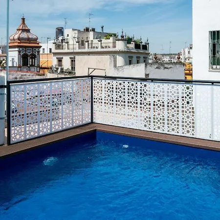 Unique House - Private Spa&pool -stayinseville Сasa de vacaciones