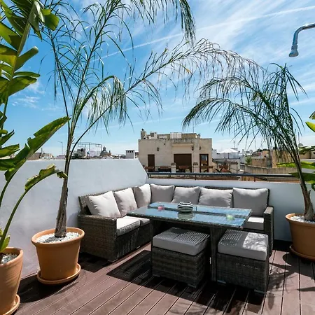 Сasa de vacaciones Unique House - Private Spa&pool -stayinseville *