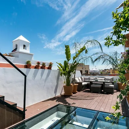 Сasa de vacaciones Unique House - Private Spa&pool -stayinseville *