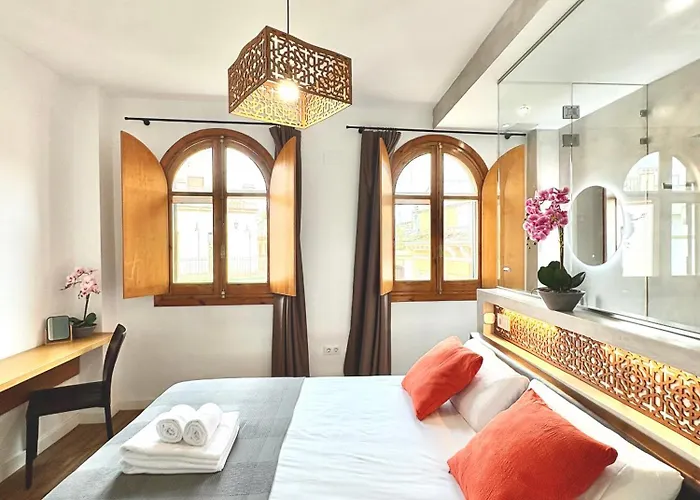 Unique House - Private Spa&pool -stayinseville