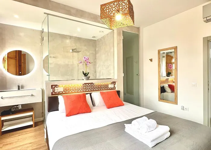 Unique House - Private Spa&pool -stayinseville Σπίτι διακοπών