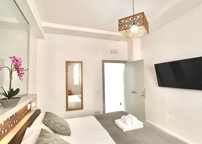Unique House - Private Spa&pool -stayinseville Σπίτι διακοπών Σεβίλλη