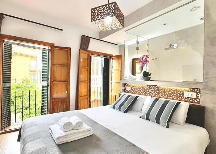 Unique House - Private Spa&pool -stayinseville *
