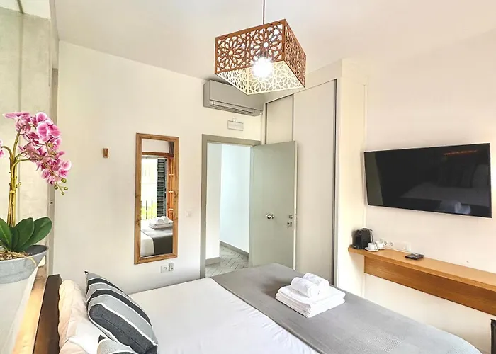 Unique House - Private Spa&pool -stayinseville *