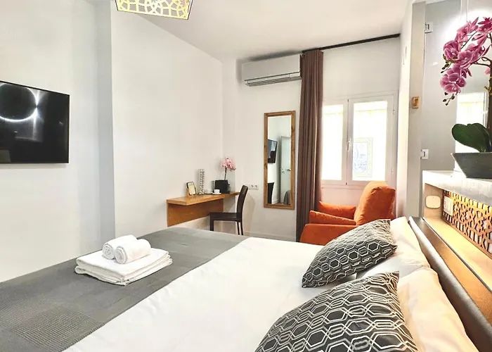 Unique House - Private Spa&pool -stayinseville Σεβίλλη