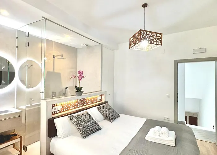 Unique House - Private Spa&pool -stayinseville * Σεβίλλη