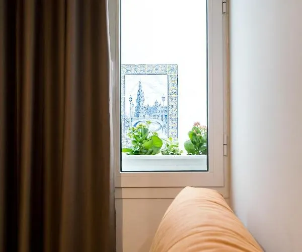 Unique House - Private Spa&pool -stayinseville Σπίτι διακοπών